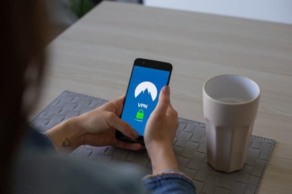 Comment utiliser les nouvelles technologies de reconnaissance faciale pour améliorer la sécurité des smartphones?